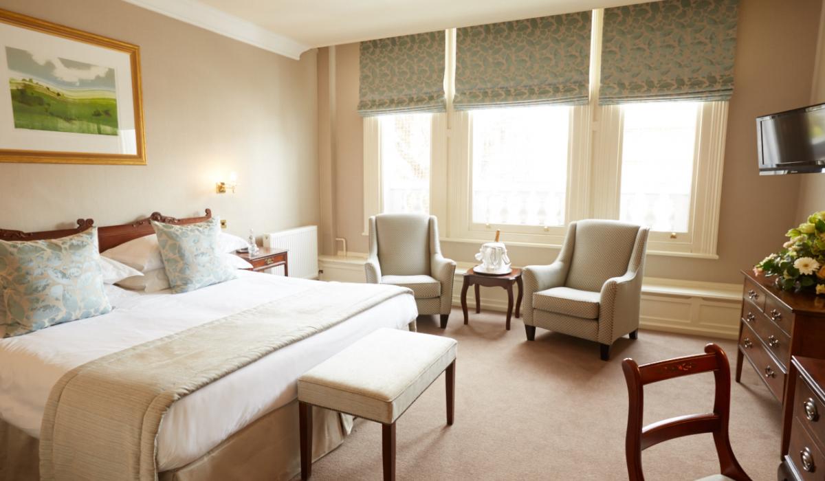 Luxury Hotels In Sus On Eastbourne Seafront Deluxe Bedrooms